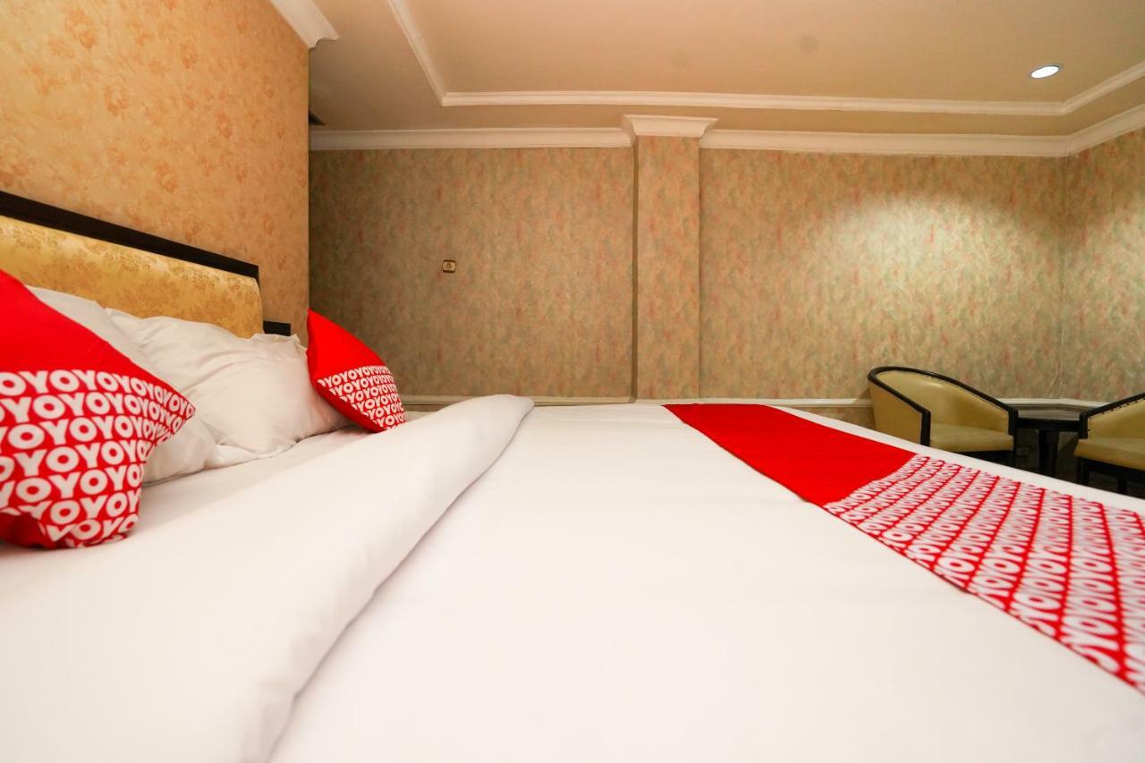อิสทานา เปอร์มาตา ดิโนโย Hotel สุราบายา ภายนอก รูปภาพ