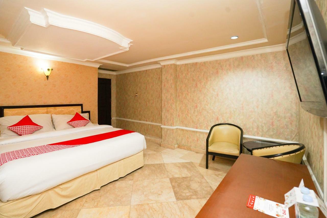 อิสทานา เปอร์มาตา ดิโนโย Hotel สุราบายา ภายนอก รูปภาพ