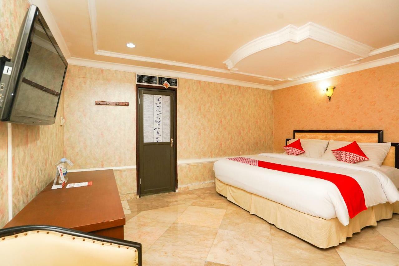 อิสทานา เปอร์มาตา ดิโนโย Hotel สุราบายา ภายนอก รูปภาพ